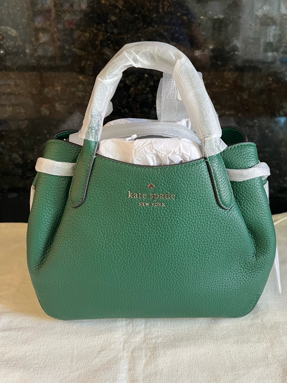 NWT kate spade Arugula Green Pebbled Leather Dumpling Satchel. Size: Small.